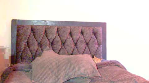 Snapshot of elysey chatting on 09/20/25, 08:37 Elysey online show from 09/20/25, 08:37