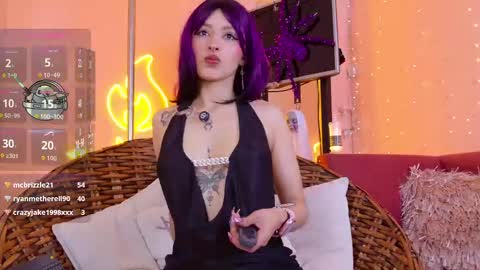 Elysia online show from 10/15/25, 09:15