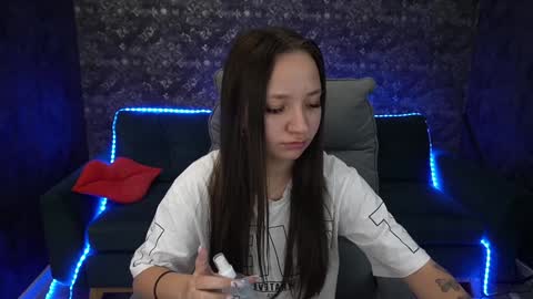 Snapshot of elyslunar_ chatting on 12/05/24, 01:06 Call me Elis online show from 12/05/24, 01:06