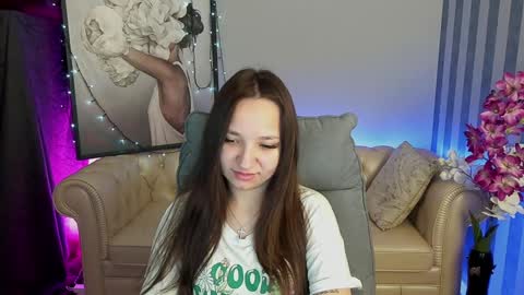 Snapshot of elyslunar_ chatting on 12/13/24, 06:21 Call me Elis online show from 12/13/24, 06:21