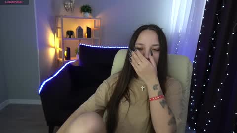 Snapshot of elyslunar_ chatting on 01/09/25, 06:17 Call me Elis online show from 01/09/25, 06:17