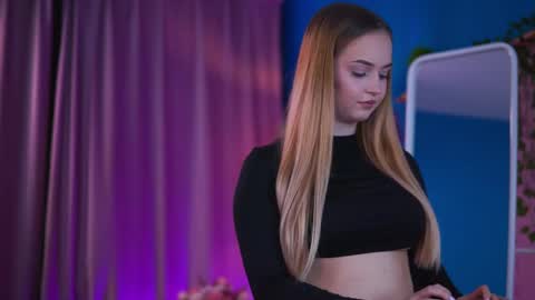 Elyssa online show from 04/13/26, 06:35