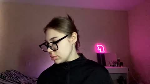 Monica online show from 03/05/26, 12:01