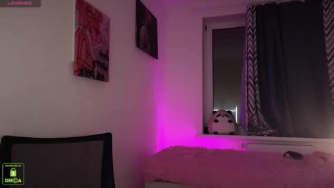 Em1l1a online show from 10/16/25, 08:21