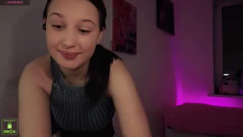 Em1l1a online show from 10/17/25, 08:11