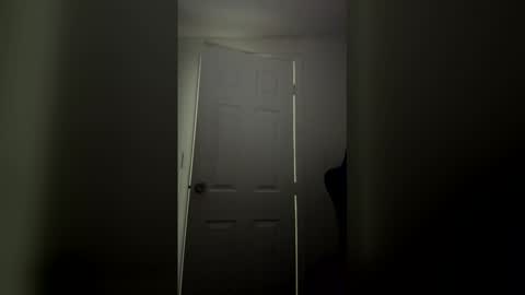 em3rald9090 online show from 01/13/26, 08:08