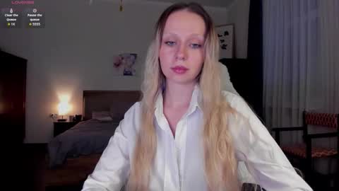 Snapshot of em_emilie chatting on 02/04/26, 04:24 Emilie online show from 02/04/26, 04:24
