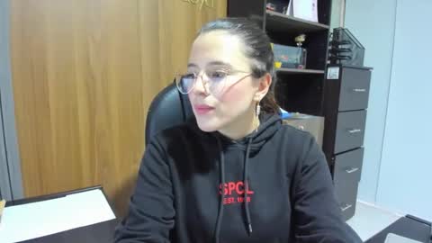 Snapshot of ema_04 chatting on 11/20/25, 09:14 Estefany Martinez Acua INSTAGRAM ema 04oficial online show from 11/20/25, 09:14