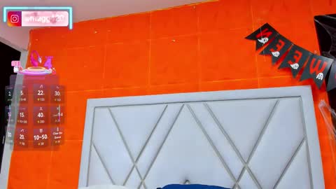 ema_grey1 online show from 10/30/25, 05:57