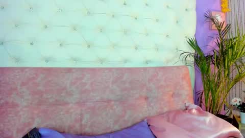 Ema Lambert  online show from 03/10/25, 09:51