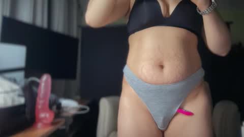 Ema Love online show from 01/14/26, 03:23