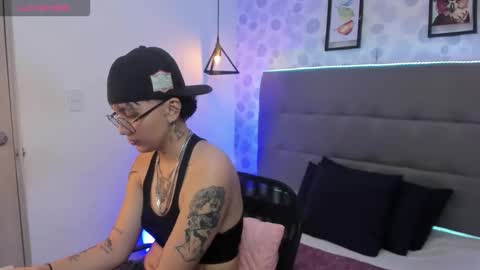 emahills__axelrose online show from 11/12/25, 08:04