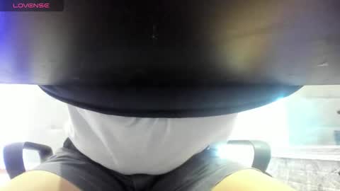 emahills__axelrose online show from 11/15/25, 07:16