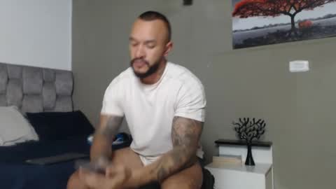 Snapshot of emanuelspencer chatting on 06/20/26, 07:05 emanuelspencer online show from 06/20/26, 07:05