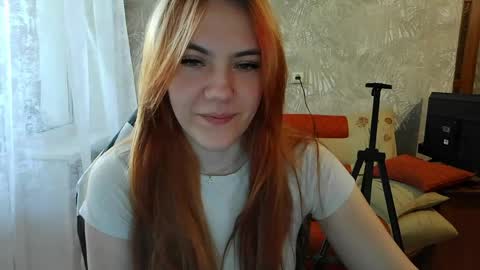 ember__fox online show from 05/25/26, 10:54