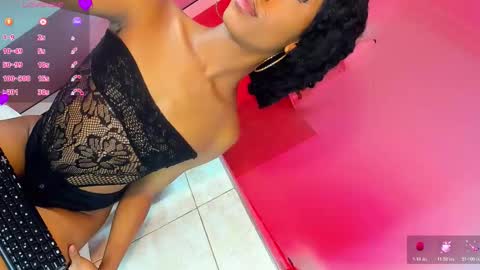 ember_victiria online show from 11/16/25, 12:44