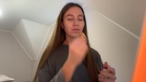 Alina online show from 12/21/25, 12:23