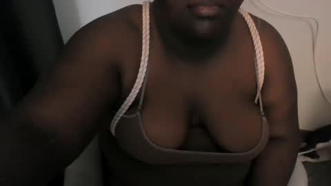 Snapshot of emberjoywoods chatting on 02/28/25, 11:12 Empress Ember online show from 02/28/25, 11:12