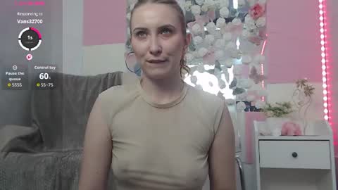 Snapshot of emberluna_ chatting on 06/18/26, 06:46 Ember online show from 06/18/26, 06:46