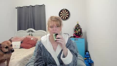 Snapshot of emberpheonixxx chatting on 12/19/24, 03:18 Ember Pheonixxx online show from 12/19/24, 03:18