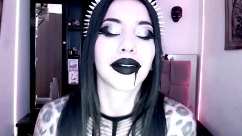 Emerald Black online show from 12/05/24, 09:17