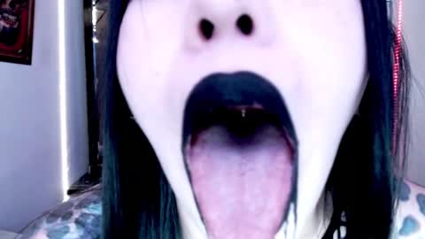 Emerald Black online show from 12/15/24, 07:35