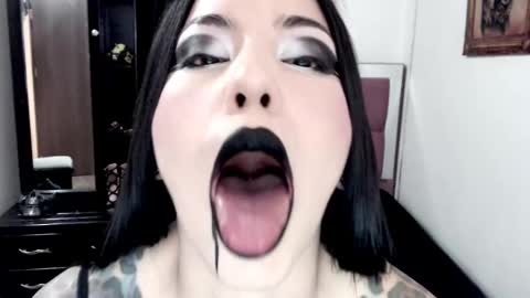 Emerald Black online show from 09/11/25, 07:08