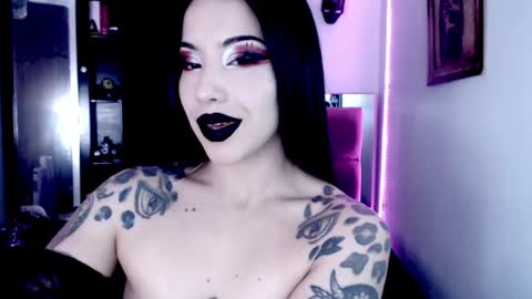 Emerald Black online show from 05/01/26, 02:16