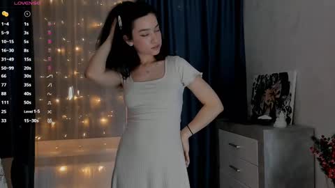 Snapshot of emeliareaper chatting on 02/24/25, 02:30 Emelia online show from 02/24/25, 02:30