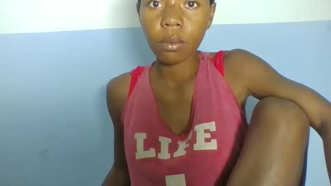 Snapshot of emelie473837 chatting on 03/31/26, 03:30 emelie473837 online show from 03/31/26, 03:30