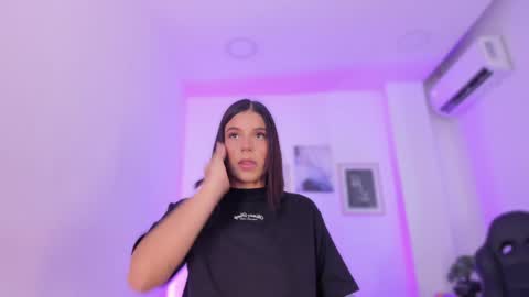 emelie_89 online show from 02/03/25, 01:30