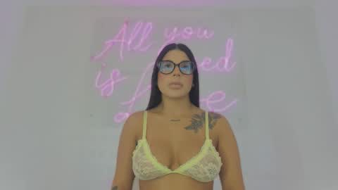 emelie_89 online show from 11/03/25, 02:40