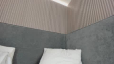 emelie_89 online show from 01/15/26, 11:59