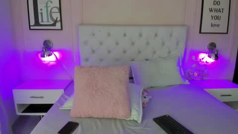 Emily  online show from 12/07/24, 05:15