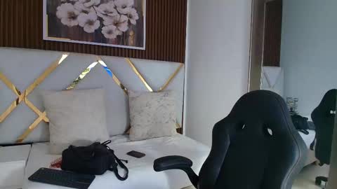 Emily  online show from 01/18/26, 04:11