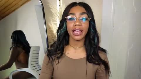 anyelii  online show from 03/12/25, 04:46