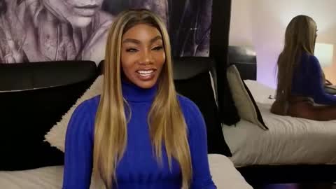 anyelii  online show from 11/07/25, 04:23