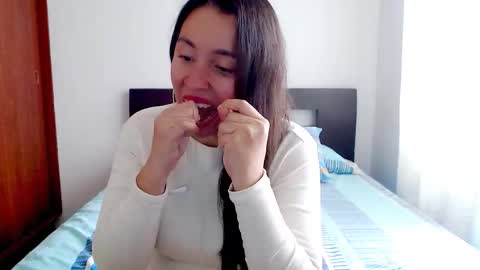 emely_sexx online show from 10/16/25, 06:31