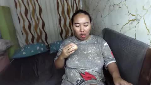 Emely online show from 11/12/25, 08:26