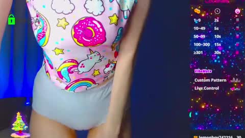 Snapshot of emelycrystal chatting on 02/07/25, 04:27 Emely online show from 02/07/25, 04:27