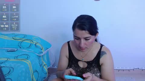 Snapshot of emelyross_ chatting on 05/30/26, 08:06 emely ross online show from 05/30/26, 08:06