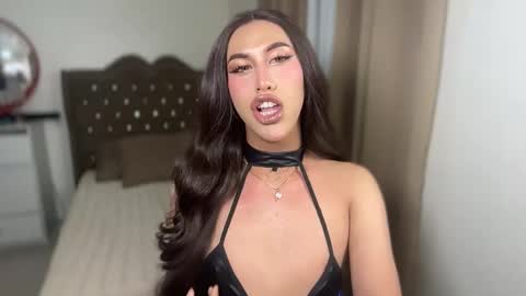 Snapshot of emelywest chatting on 03/03/26, 12:55 EMELY online show from 03/03/26, 12:55