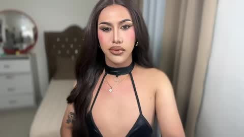 EMELY online show from 03/11/26, 09:37