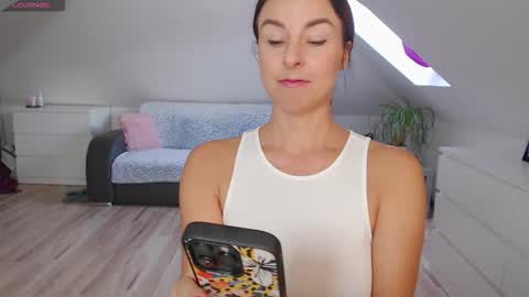 just me online show from 09/19/25, 09:54