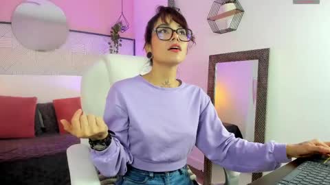 Esmeralda online show from 10/28/25, 12:19