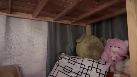 Emerald online show from 10/13/25, 01:16