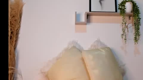 emi_carter online show from 11/27/25, 08:44