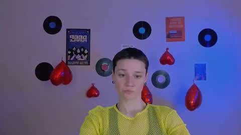 Snapshot of emi_fade chatting on 02/19/26, 09:27 emi_fade online show from 02/19/26, 09:27