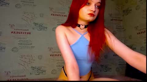 Snapshot of emi_less chatting on 09/13/25, 03:45 Emi online show from 09/13/25, 03:45