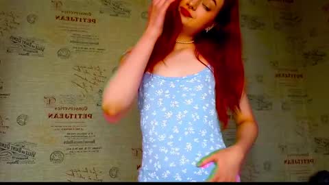 Snapshot of emi_less chatting on 09/15/25, 01:55 Emi online show from 09/15/25, 01:55